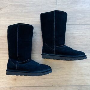 NWOT Black Bearpaw Boots